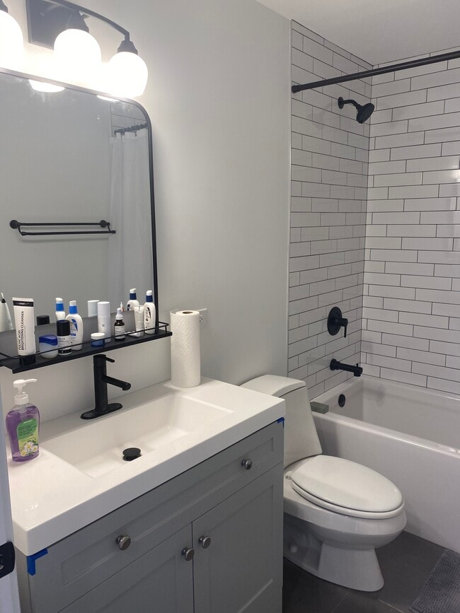 Updated Full Bath Deep Tub - 1159 W 17th St