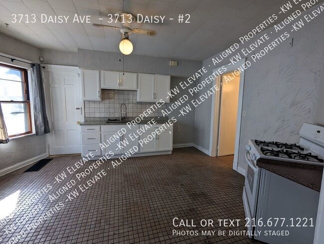 Building Photo - 3713 Daisy Ave