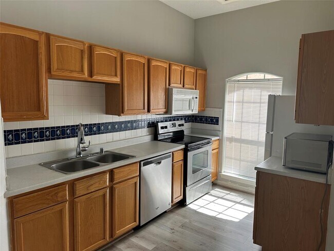 Foto del edificio - 2710 Grants Lake Blvd