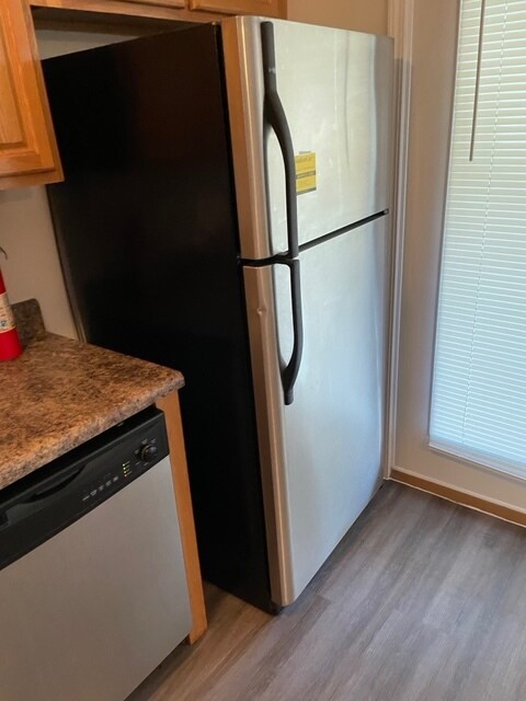 Kitchen - 201 Lakeview Dr