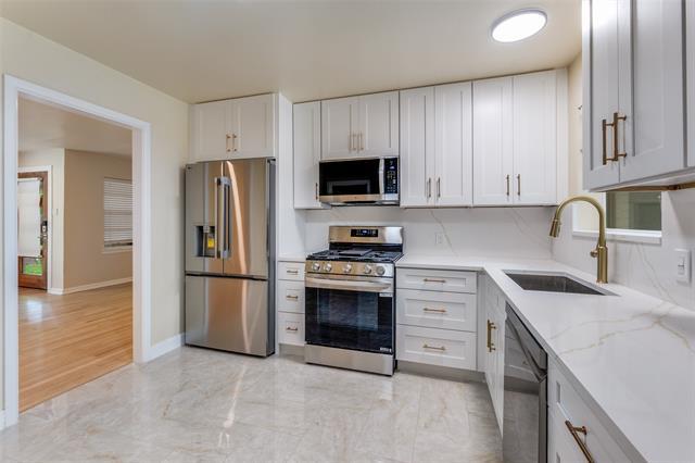 Foto del edificio - 9513 Dixie Ln