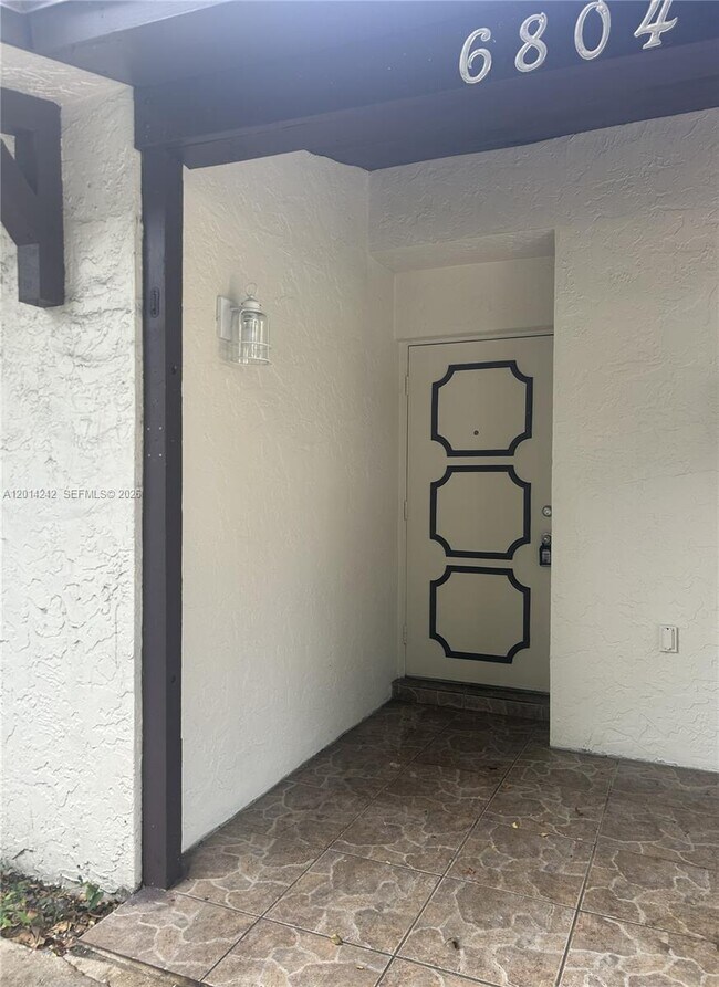 Foto del edificio - 6804 SW 37th St