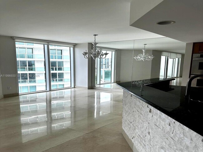 Foto del edificio - 3301 NE 183rd St