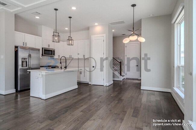 Foto del edificio - 4515 Whitney Pkwy