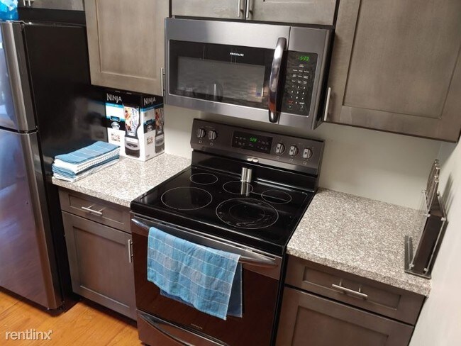 Building Photo - 2 br, 2 bath Condo - 5143 West 75th Street