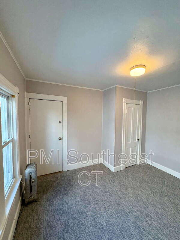 Foto del edificio - 79 Garfield Ave