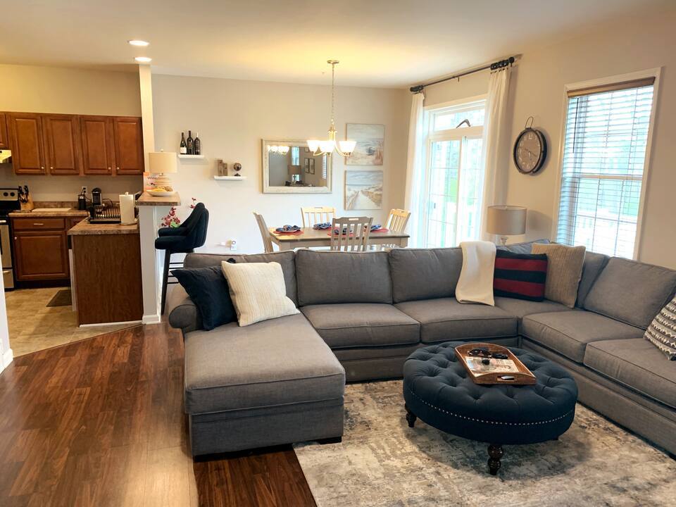 Living Room - 1206 Admirals Walk Dr