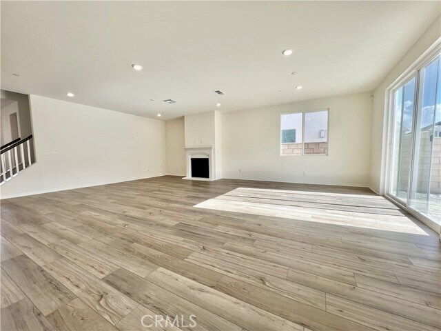 Building Photo - 3358 E Garrick St