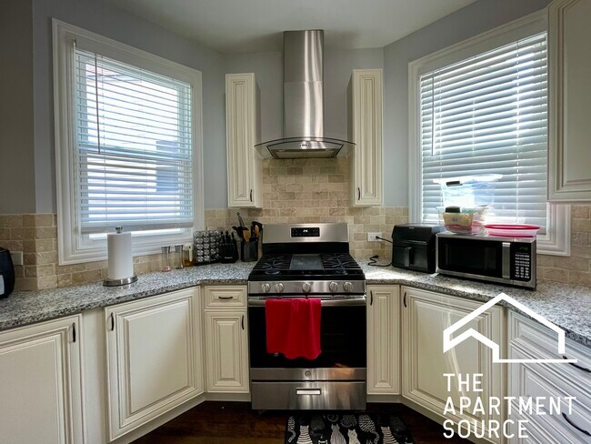 Foto del edificio - 2824 N Ridgeway Ave