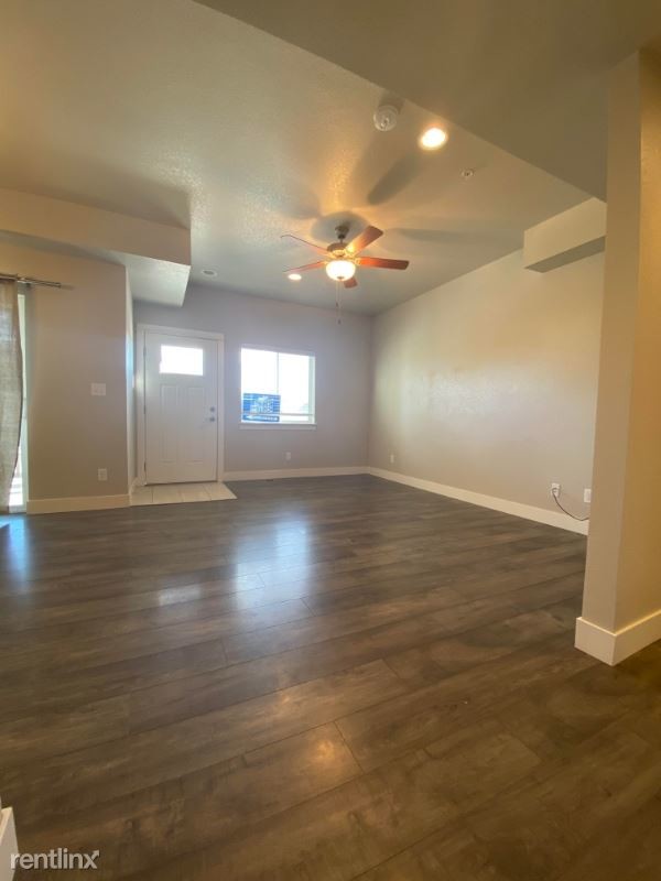 Building Photo - 2 br, 3 bath Condo - 6875 Lee St 5 Unit 5
