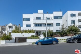 Building Photo - 859 S Lucerne Blvd