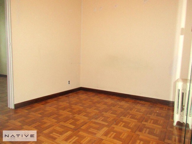 Building Photo - 1632 Stephen St