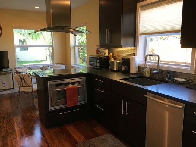 Kitchen / Dining - 2414 Harding St