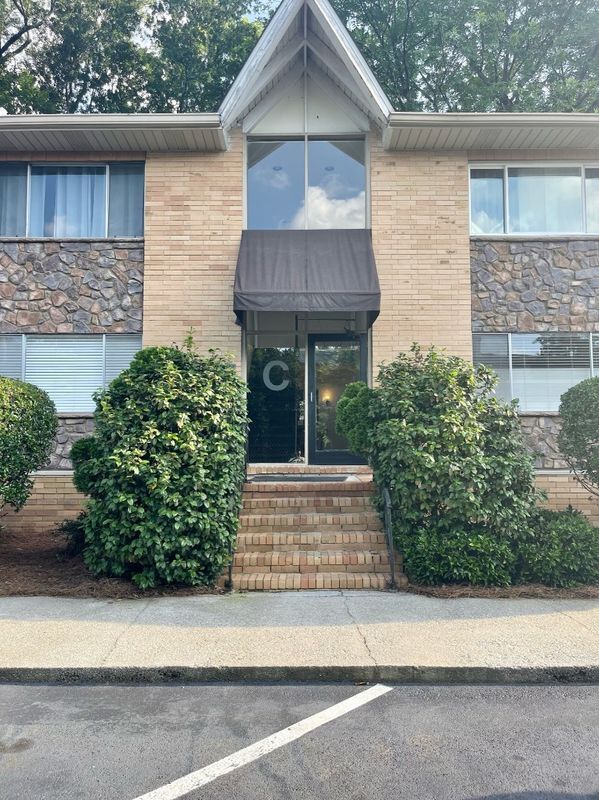 Foto principal - 115 Biscayne Dr NW