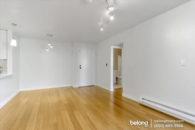 Building Photo - 370 Imperial Way