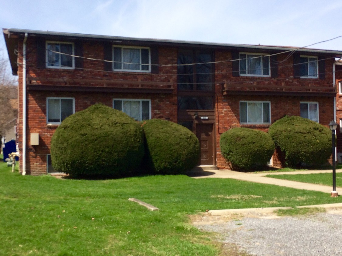 602 Academy St, Youngwood, PA 15697 Apartments in Youngwood, PA