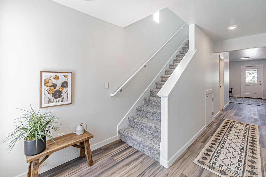 Entryway - 856 Golden Bear Ln