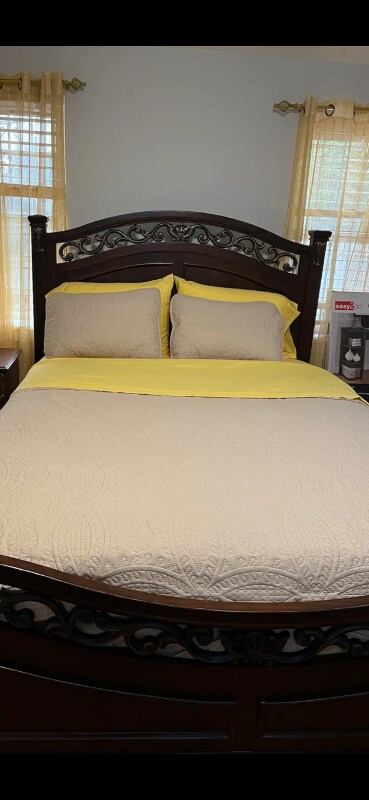 Foto del edificio - 642 E 80th St