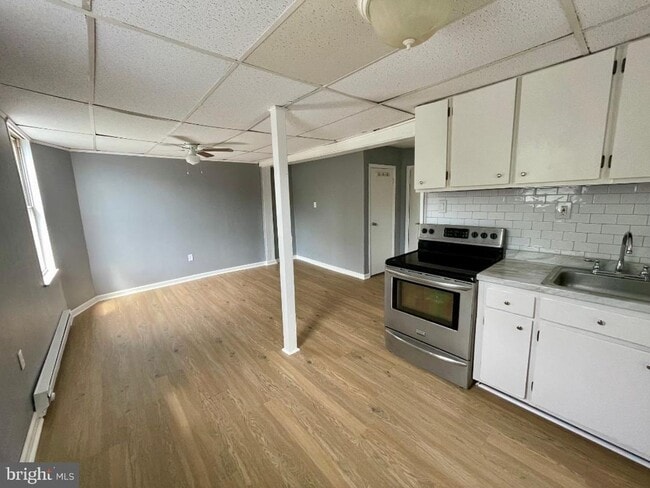 Photo - 904-906 Main Ave Apartment