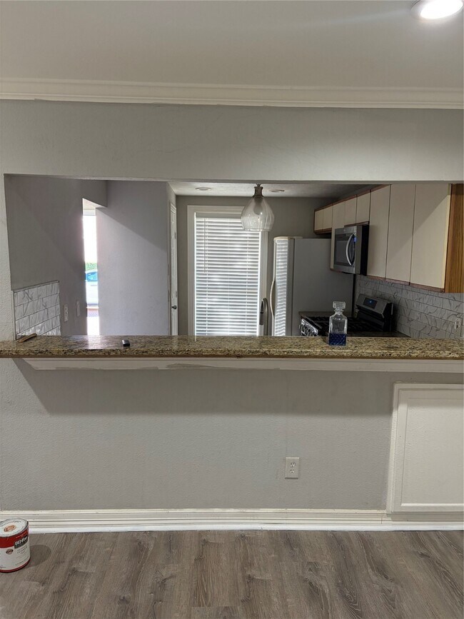 Foto del edificio - 2810 Grants Lake Blvd