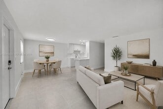 Building Photo - 810 SW 12th Ct