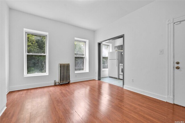 Building Photo - 138 Van Buren St