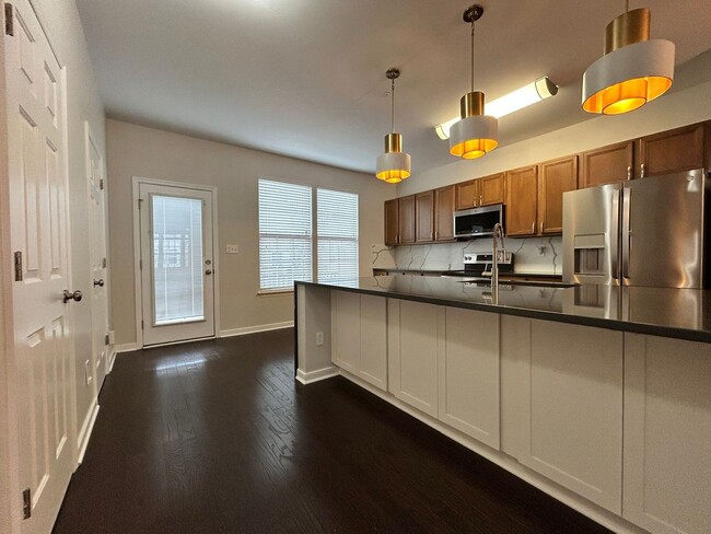 Building Photo - Introducing a stunning condo located in Ne...