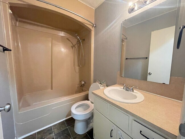 Foto del edificio - 5408 S Hutchinson Ct