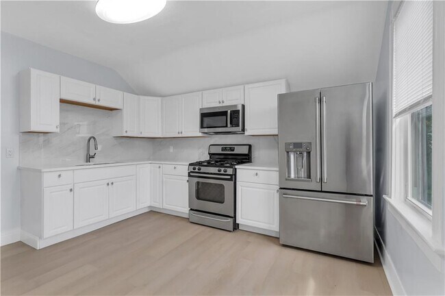 Building Photo - 131 Wendell St
