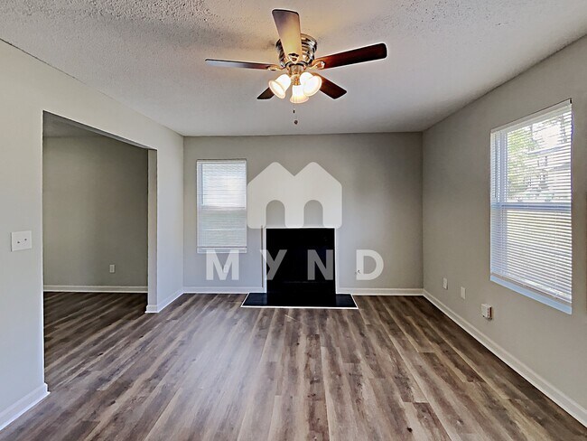 Foto del edificio - 6273 Creekford Ln
