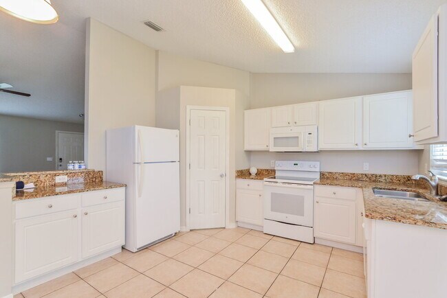Building Photo - 1061 Pinder St