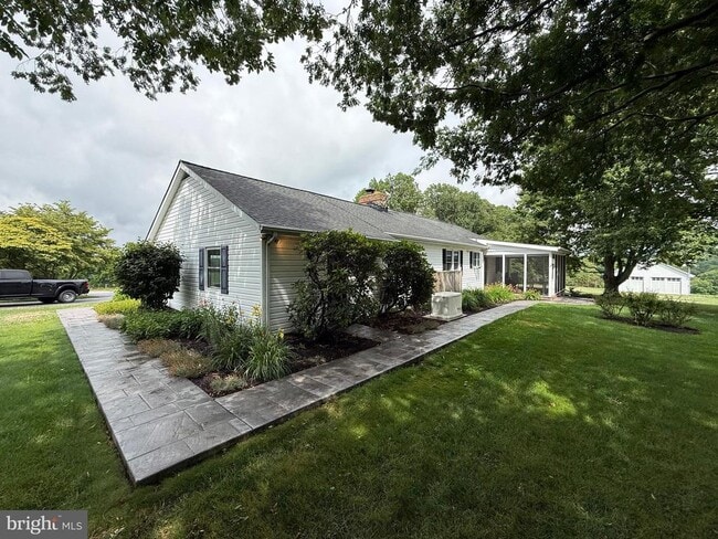 Building Photo - 5293 Roller Rd