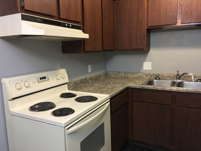 Interior Photo - Cobblestone Circle Apartment 2 Bedroom, 1 ...
