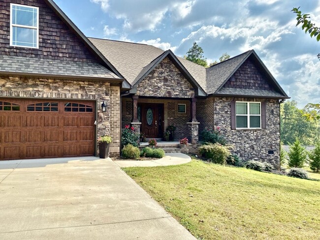 Building Photo - Single Family Home