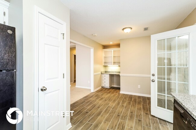 Foto del edificio - 1323 Tucker Rd