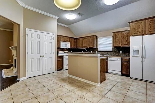 Building Photo - 1230 Chateau Woods Parkway Dr