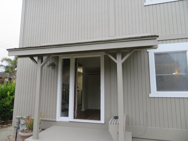 Building Photo - 218 Mountain Way