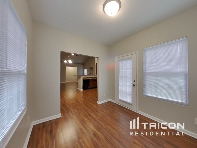 Foto del edificio - 4244 Galena Dr