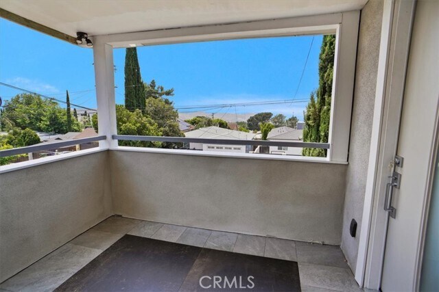 Foto del edificio - 10324 Silverton Ave
