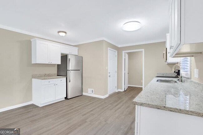 Foto del edificio - 545 Fayetteville Rd