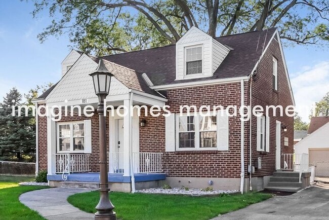 Building Photo - 181 E Crest Dr