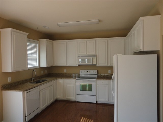 Foto del edificio - 10 Canso St