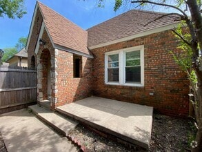 Building Photo - 1106 E 36th St