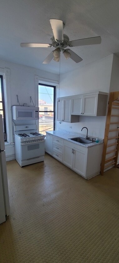 Primary Photo - 1344 W 18th Pl