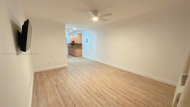 Building Photo - 7315 Byron Ave