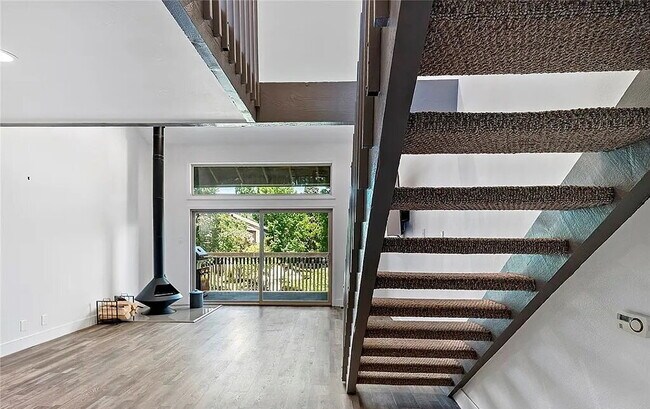 Foto del edificio - Well-Appointed Unit with Quality Finishes
