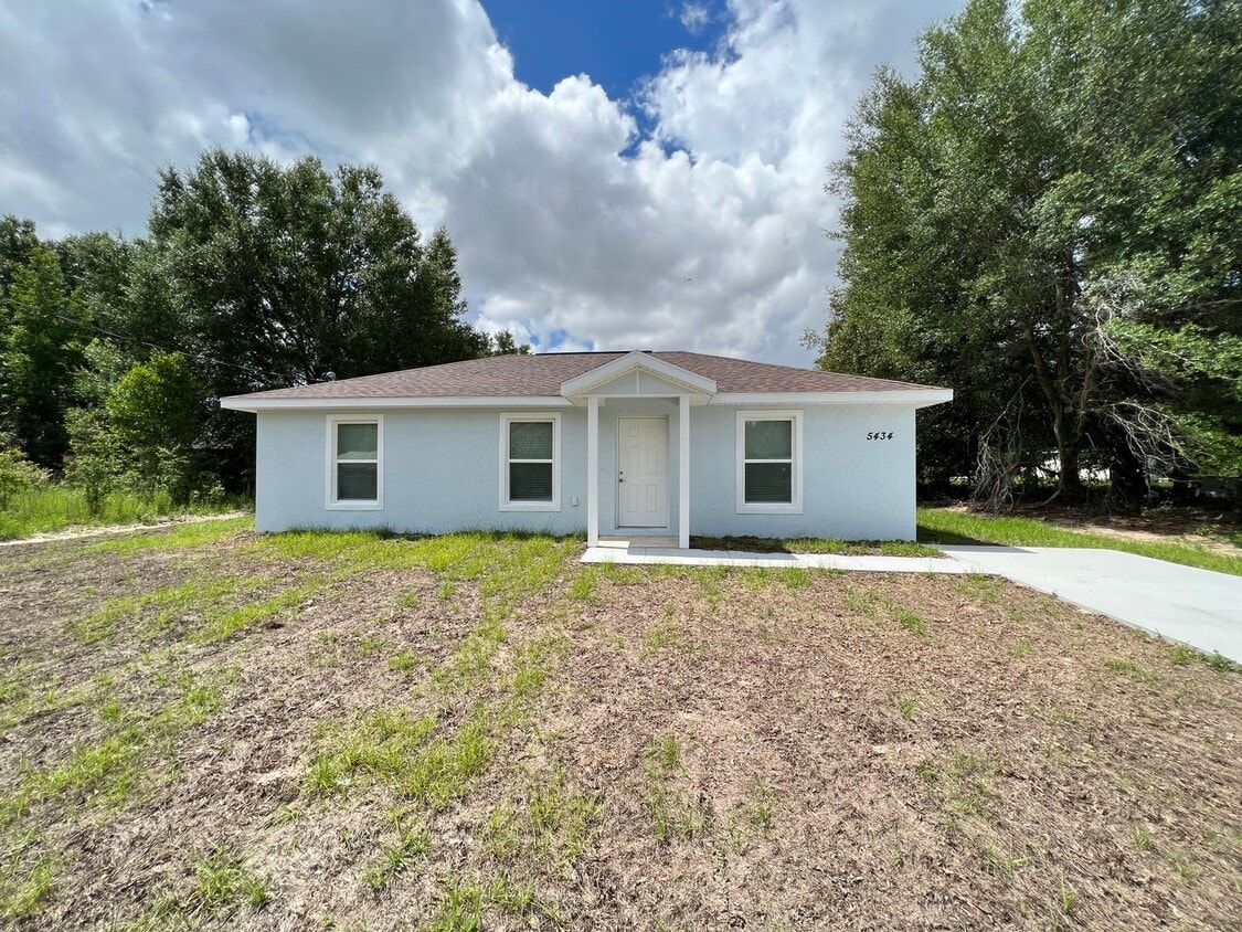Primary Photo - Lovely 3 Bedroom, 2 Bathroom Home in Ocala!!