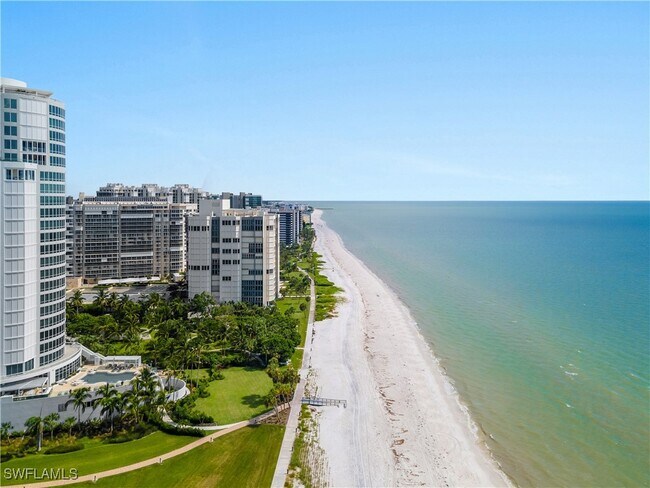 Building Photo - 555 Park Shore Dr