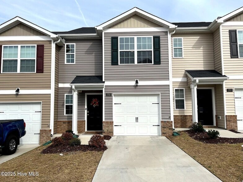 Foto principal - 2705 Gracie Ln