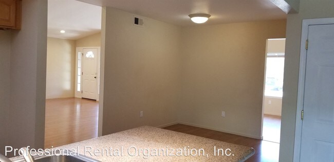 Building Photo - 659 Rio Vista Dr
